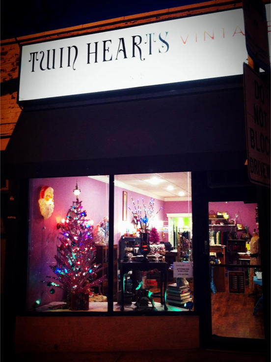 Photo of Twin Hearts Vintage in Rockville Centre City, New York, United States - 3 Picture of Point of interest, Establishment, Store, Jewelry store, Clothing store