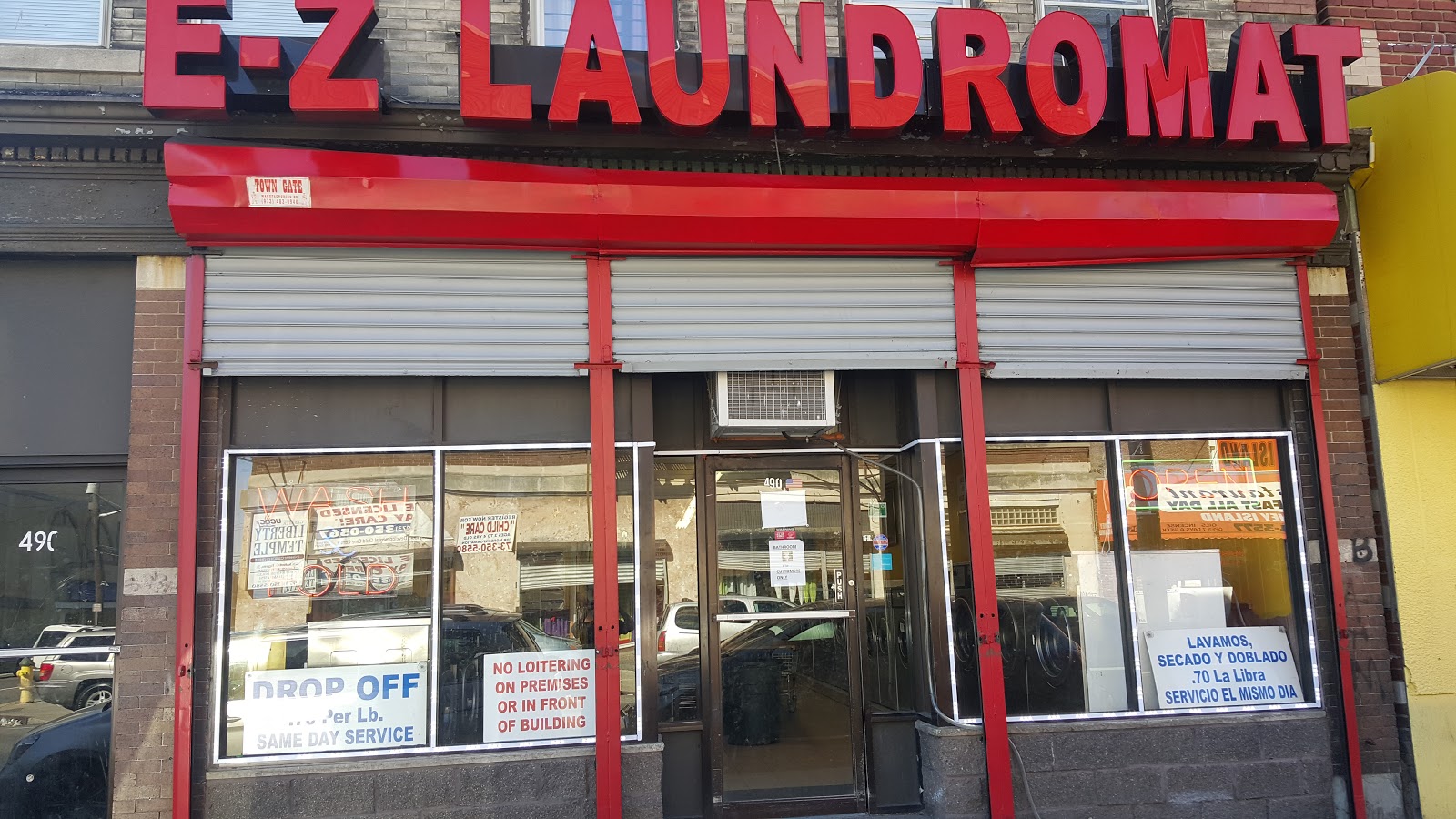 Photo of Ez Loundrymat in Newark City, New Jersey, United States - 3 Picture of Point of interest, Establishment, Store