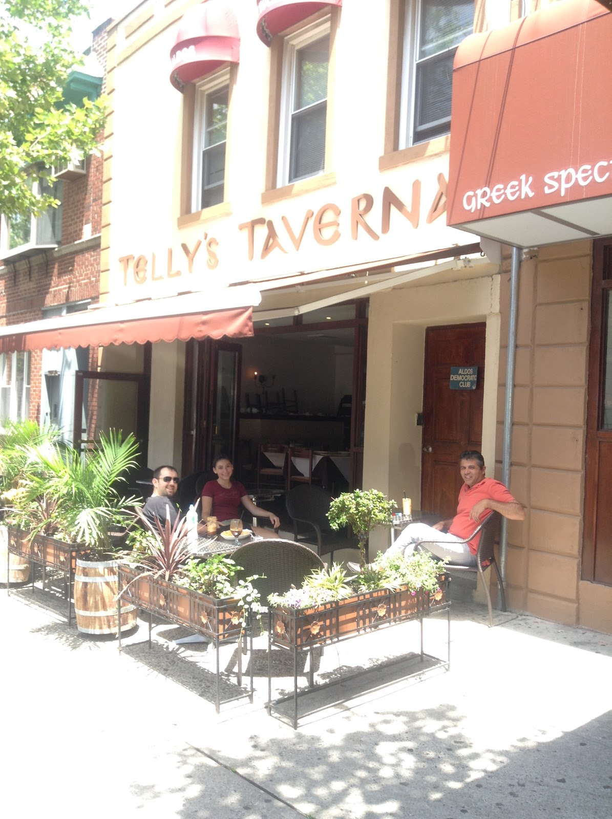 Photo of Telly's Taverna in Astoria City, New York, United States - 10 Picture of Restaurant, Food, Point of interest, Establishment, Store, Bar