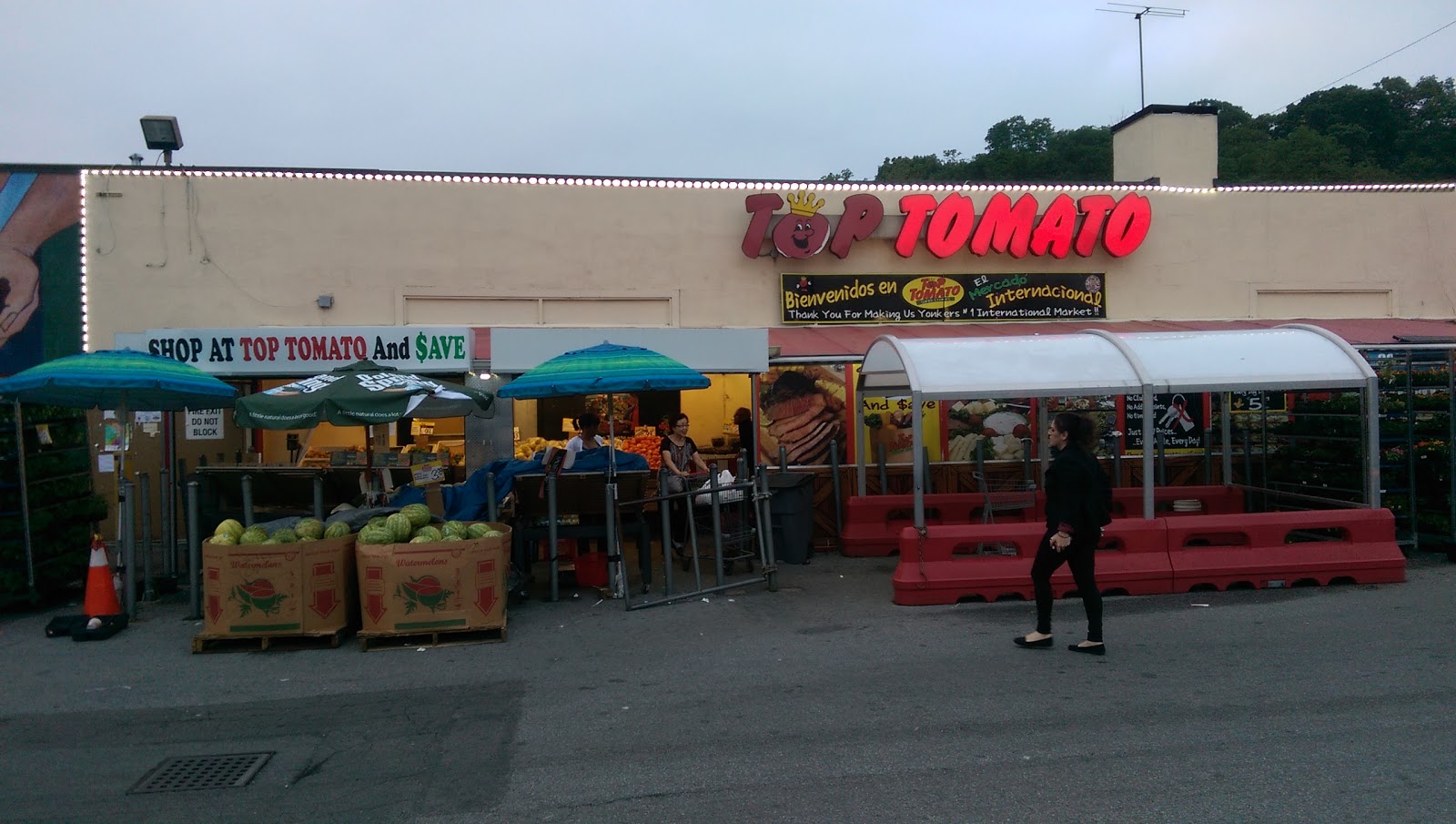 Photo of Top Tomato Super Store in Yonkers City, New York, United States - 2 Picture of Food, Point of interest, Establishment, Store, Grocery or supermarket