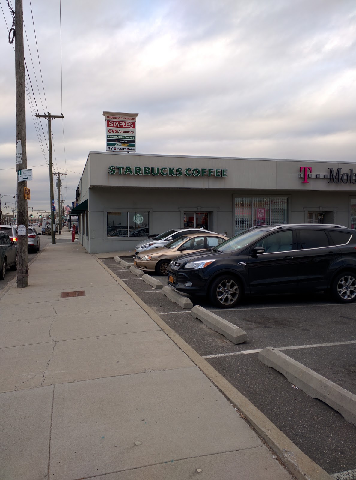 Photo of Starbucks in Bellerose City, New York, United States - 1 Picture of Food, Point of interest, Establishment, Store, Cafe