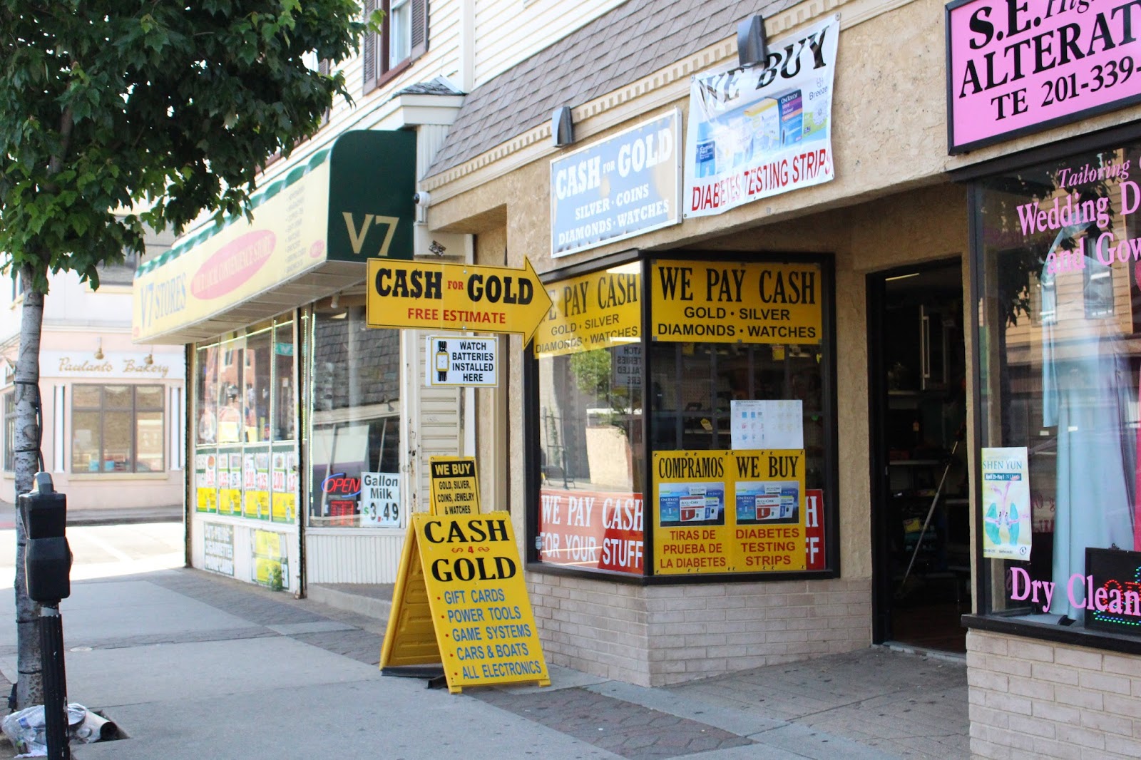 Photo of GET CASH NOW - Cash for Gold, Gold Buyer in Bayonne City, New Jersey, United States - 1 Picture of Point of interest, Establishment, Finance, Store, Jewelry store