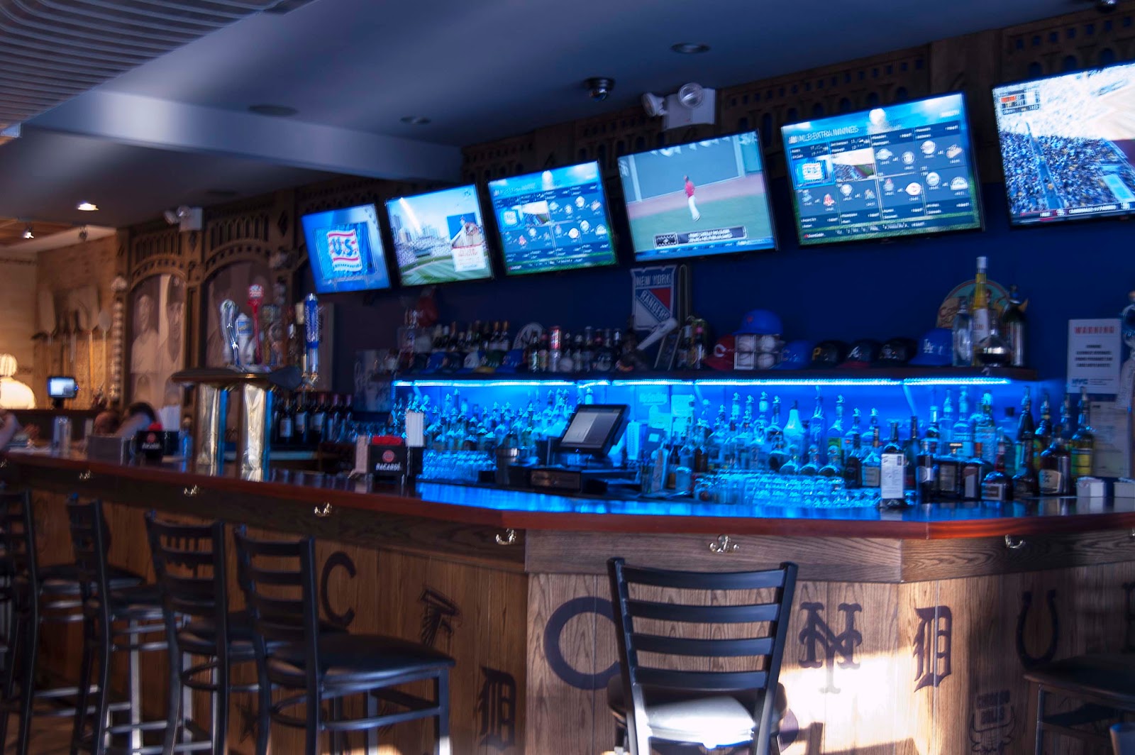 Photo of Carmine & Sons Restaurant Sports Bar in Kings County City, New York, United States - 6 Picture of Restaurant, Food, Point of interest, Establishment, Meal takeaway, Meal delivery, Bar