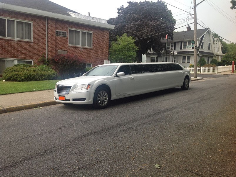 Photo of Pearl Limousine NYC Inc in Kings County City, New York, United States - 2 Picture of Point of interest, Establishment