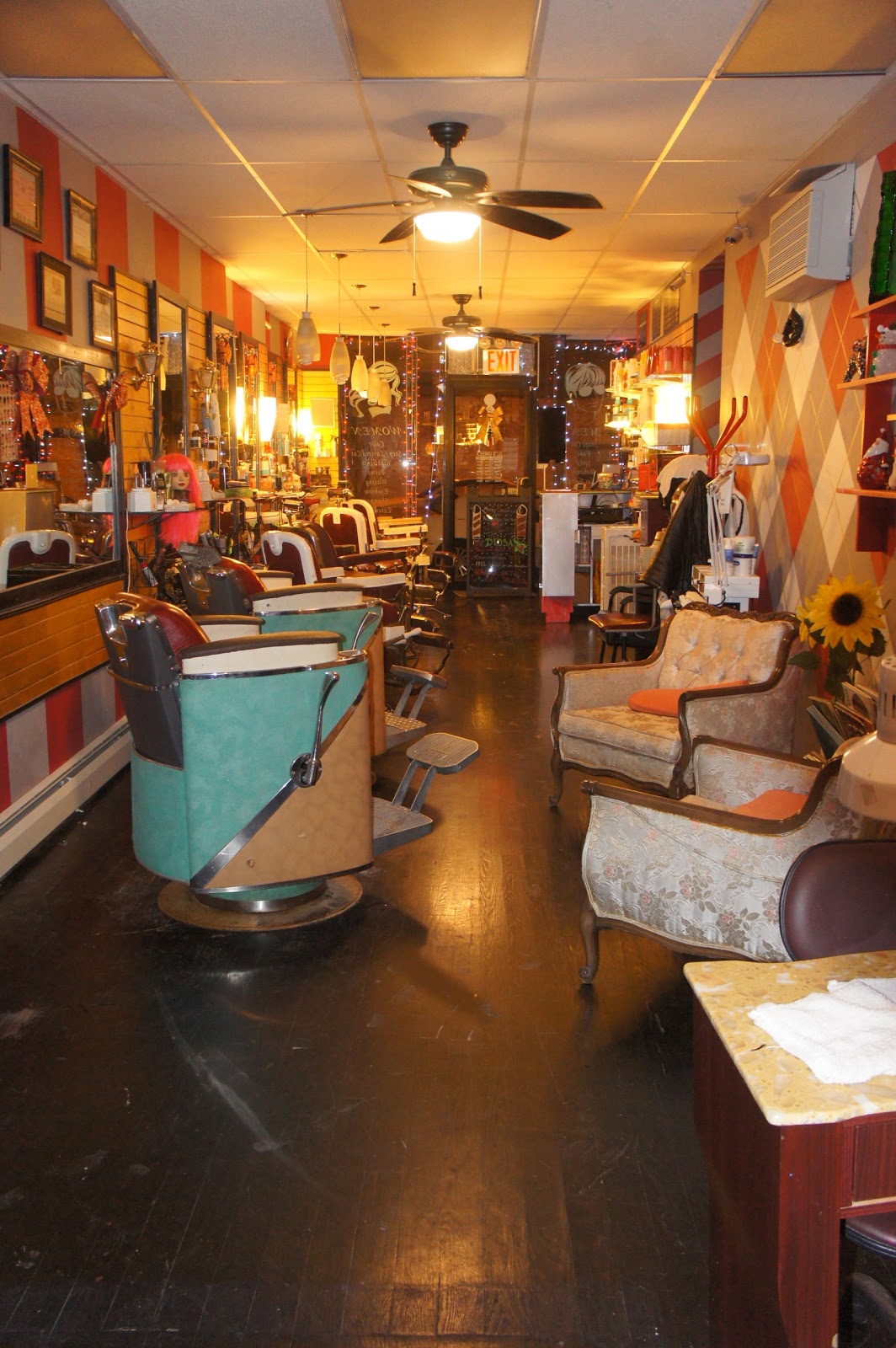 Photo of DJ'S UNISEX BARBER SHOP in Astoria City, New York, United States - 6 Picture of Point of interest, Establishment, Health, Beauty salon, Hair care