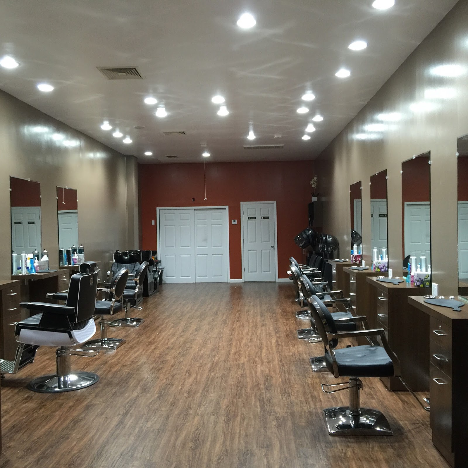 Photo of Hylan Hair Studio LLC in Richmond City, New York, United States - 1 Picture of Point of interest, Establishment, Hair care