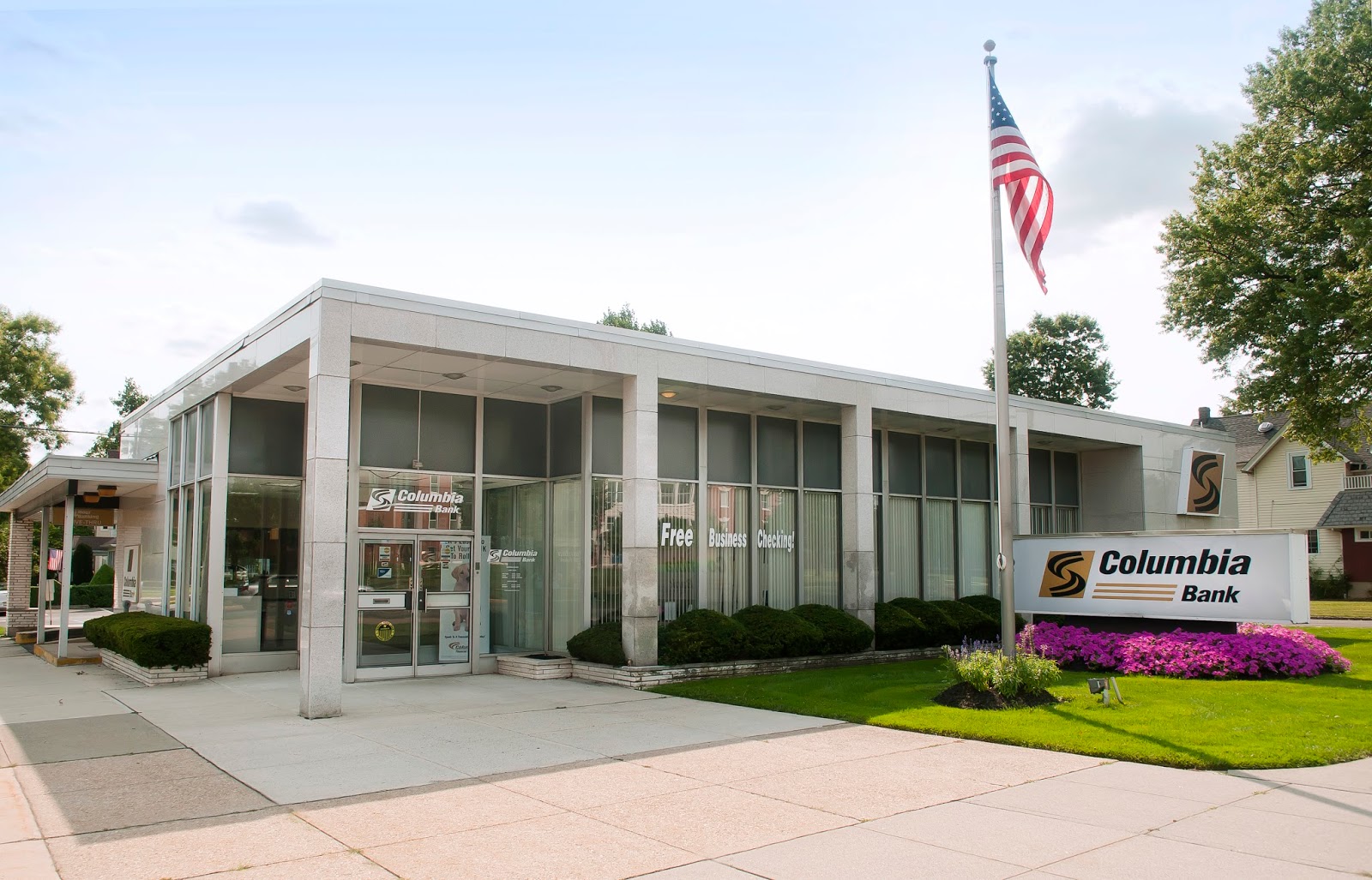 Photo of Columbia Bank in Linden City, New Jersey, United States - 1 Picture of Point of interest, Establishment, Finance, Atm, Bank