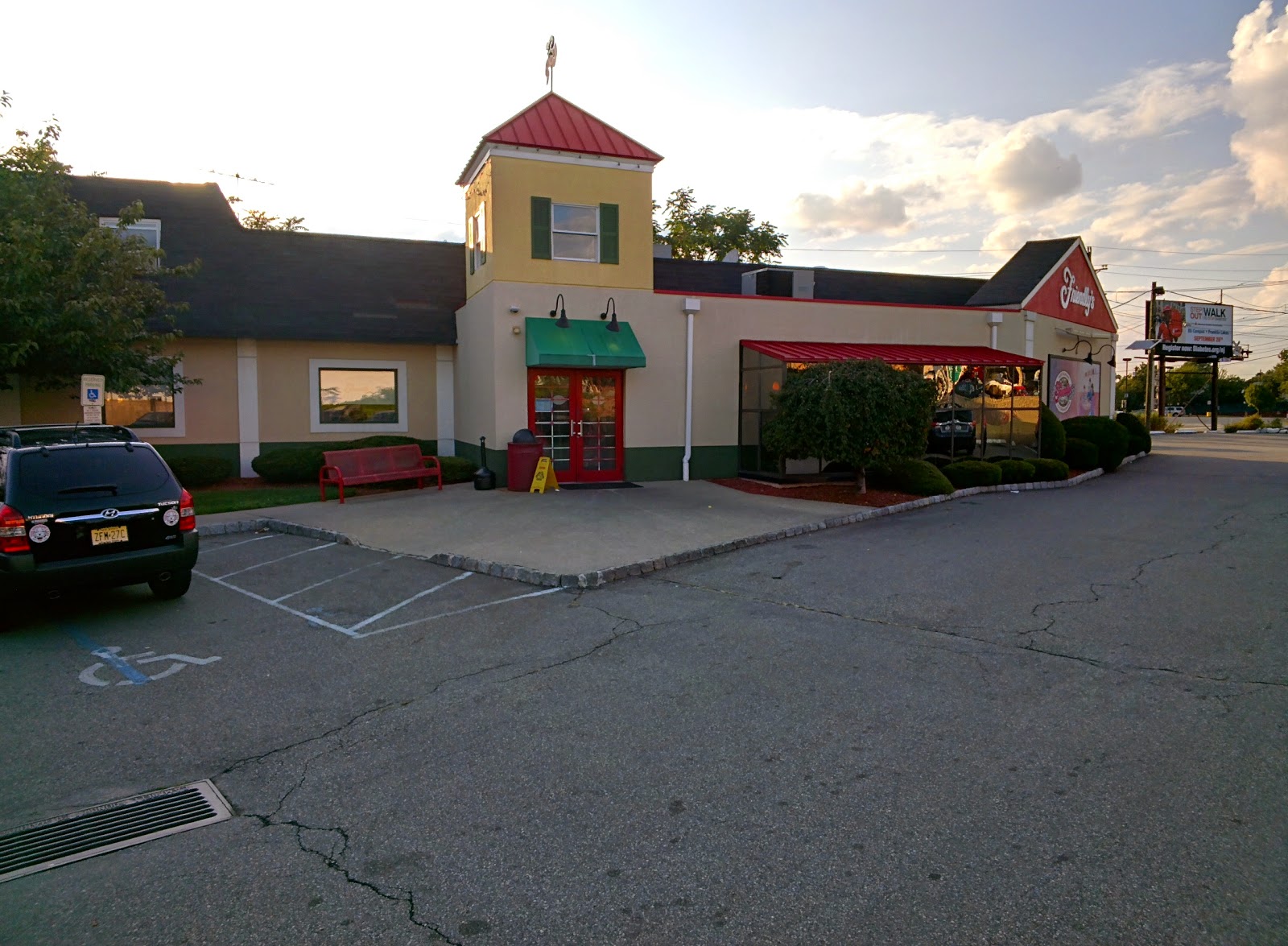 Photo of Friendly's in Elmwood Park City, New Jersey, United States - 1 Picture of Restaurant, Food, Point of interest, Establishment, Store