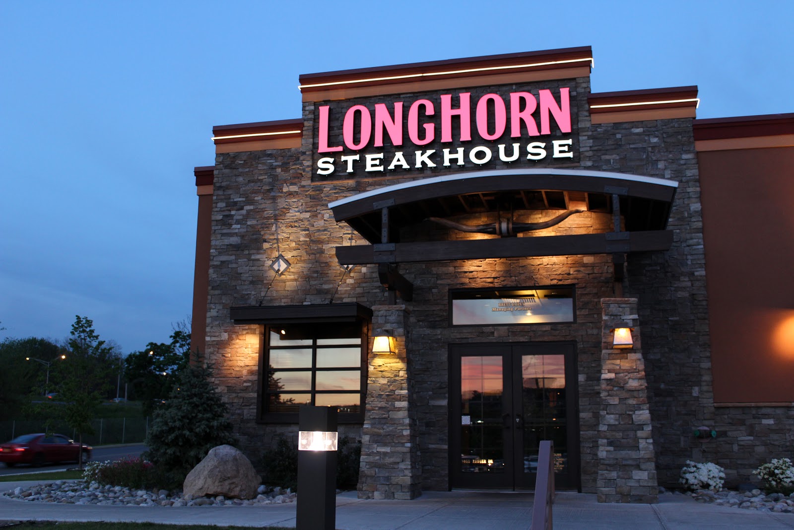 Photo of LongHorn Steakhouse in Yonkers City, New York, United States - 1 Picture of Restaurant, Food, Point of interest, Establishment