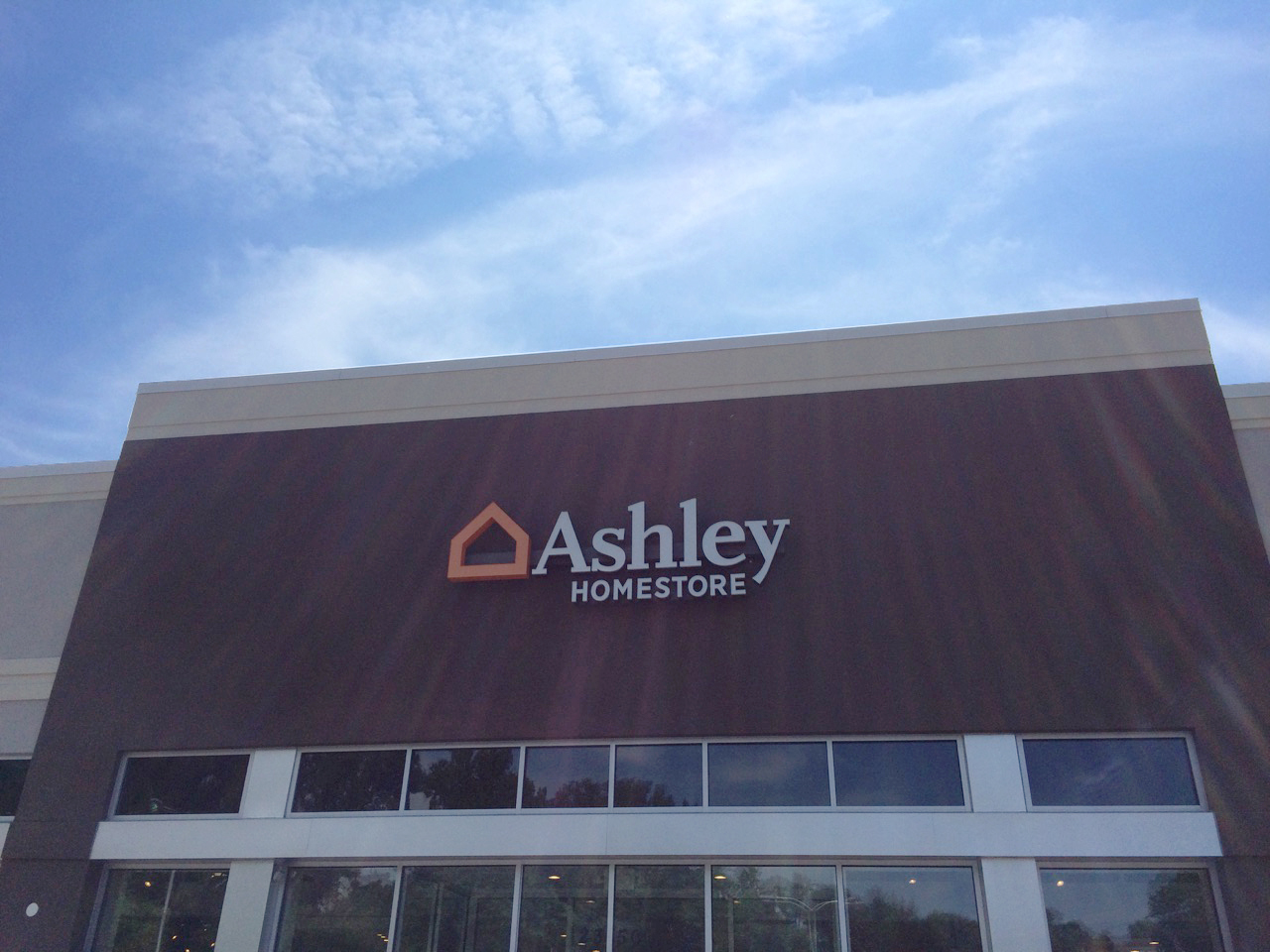 Photo of Ashley Furniture HomeStore in Yonkers City, New York, United States - 1 Picture of Point of interest, Establishment, Store, Home goods store, Furniture store