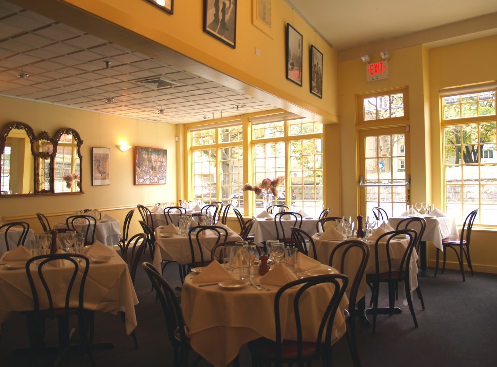 Photo of Le Provençal Bistro in Mamaroneck City, New York, United States - 2 Picture of Restaurant, Food, Point of interest, Establishment, Bar