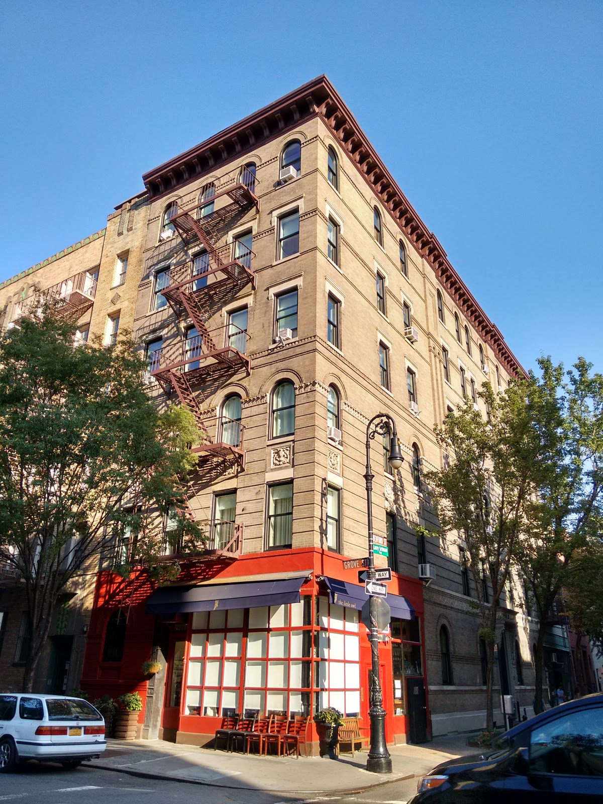 Photo of Edificio Friends in New York City, New York, United States - 2 Picture of Point of interest, Establishment
