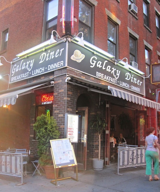 Photo of Galaxy Diner in New York City, New York, United States - 1 Picture of Restaurant, Food, Point of interest, Establishment