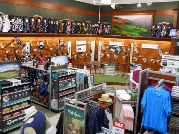 Photo of Dick's Sporting Goods in Staten Island City, New York, United States - 4 Picture of Point of interest, Establishment, Store, Clothing store, Shoe store