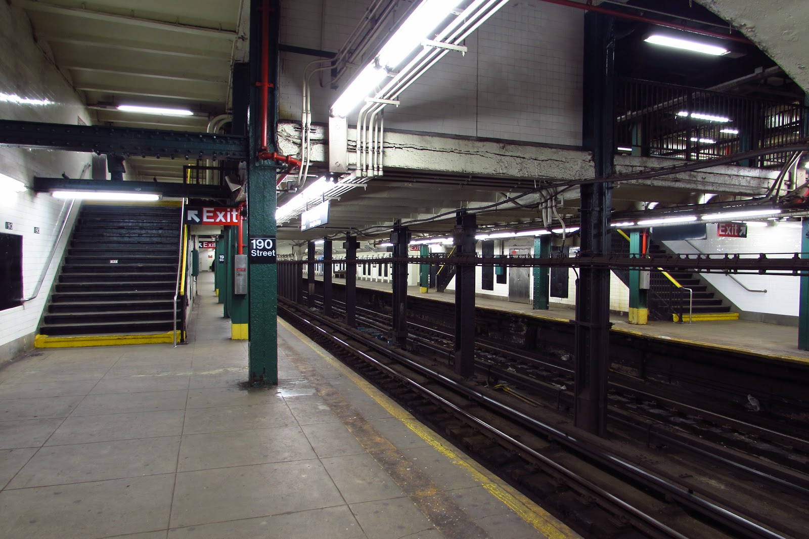 Photo of 190 St in New York City, New York, United States - 6 Picture of Point of interest, Establishment, Transit station, Subway station