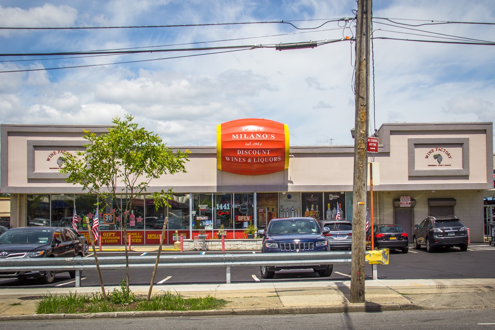 Photo of Pete Milano's Discount Wine in Richmond City, New York, United States - 3 Picture of Food, Point of interest, Establishment, Store, Grocery or supermarket, Liquor store