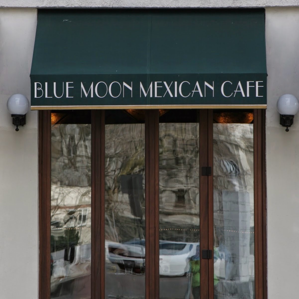 Photo of Blue Moon Mexican Cafe in Bronxville City, New York, United States - 1 Picture of Restaurant, Food, Point of interest, Establishment, Bar