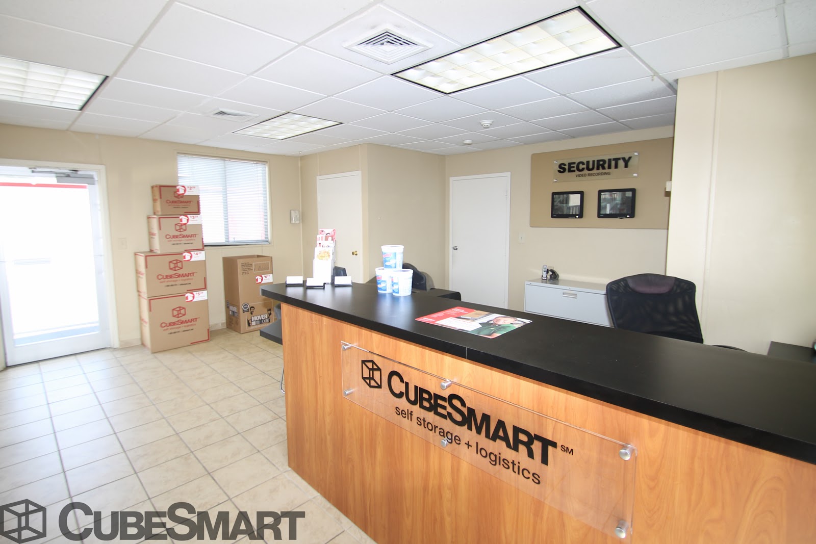 Photo of CubeSmart Self Storage in Linden City, New Jersey, United States - 2 Picture of Point of interest, Establishment, Store, Moving company, Storage