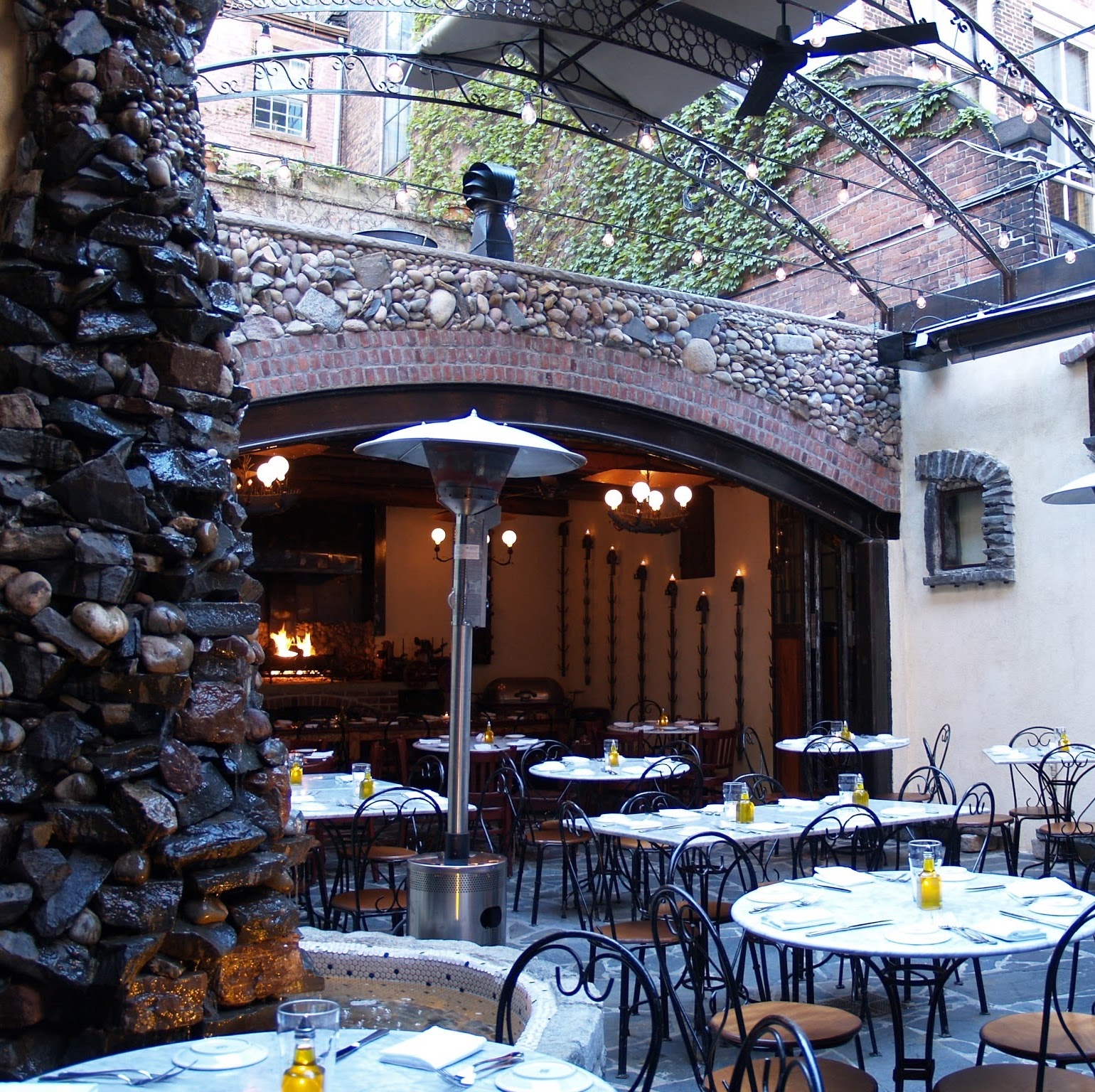 Photo of Crispo in New York City, New York, United States - 1 Picture of Restaurant, Food, Point of interest, Establishment, Bar