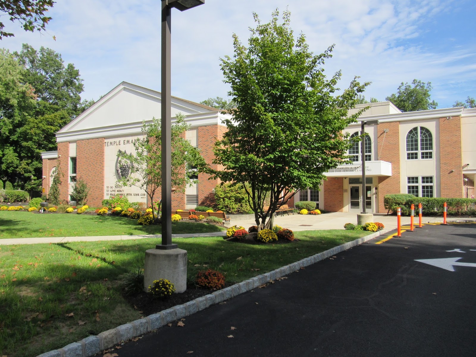 Photo of Temple Emanu-El in Westfield City, New Jersey, United States - 2 Picture of Point of interest, Establishment, School, Place of worship, Synagogue