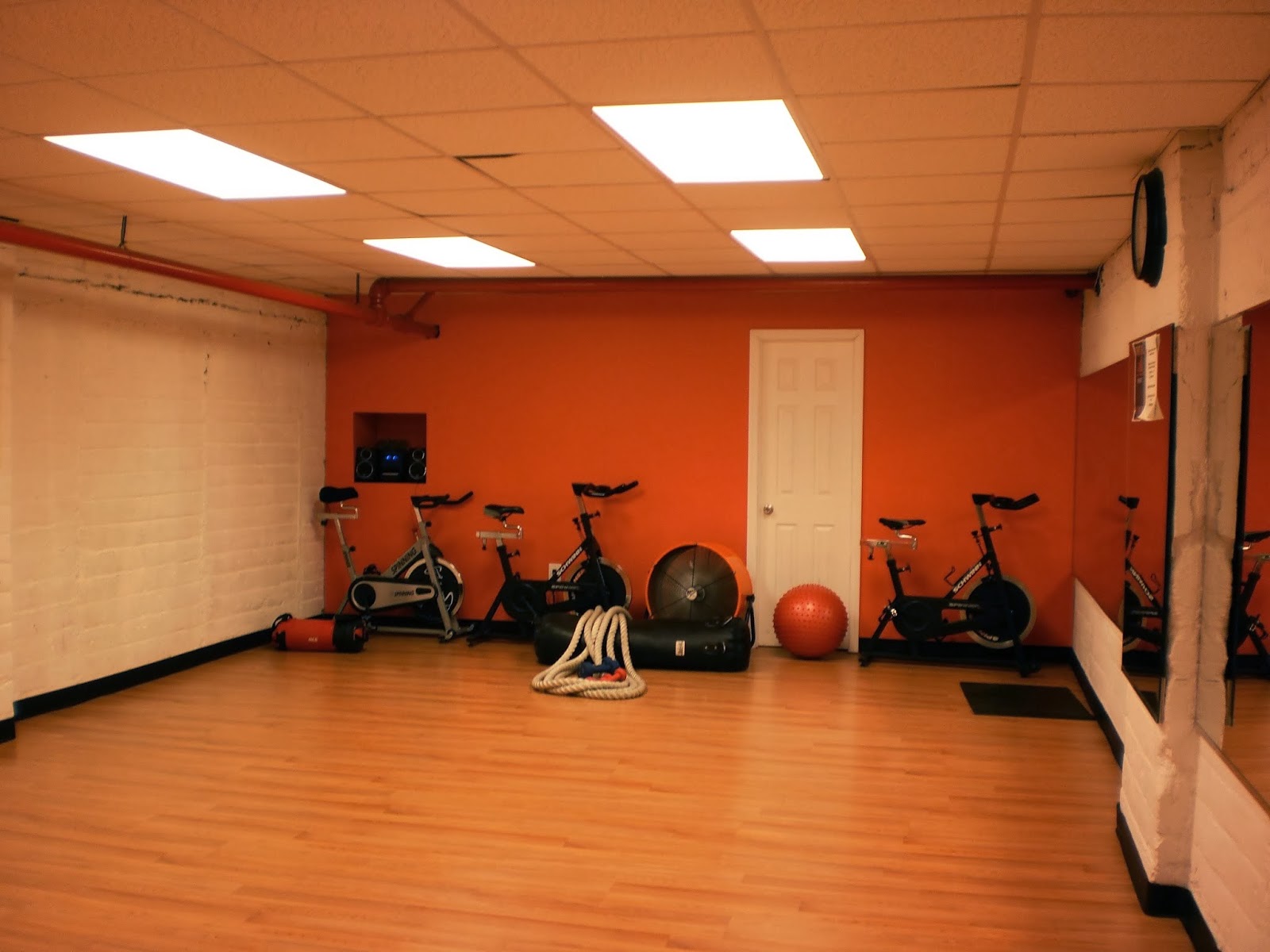 Photo of Fitness Revolution in New Hyde Park City, New York, United States - 8 Picture of Point of interest, Establishment, Health, Gym