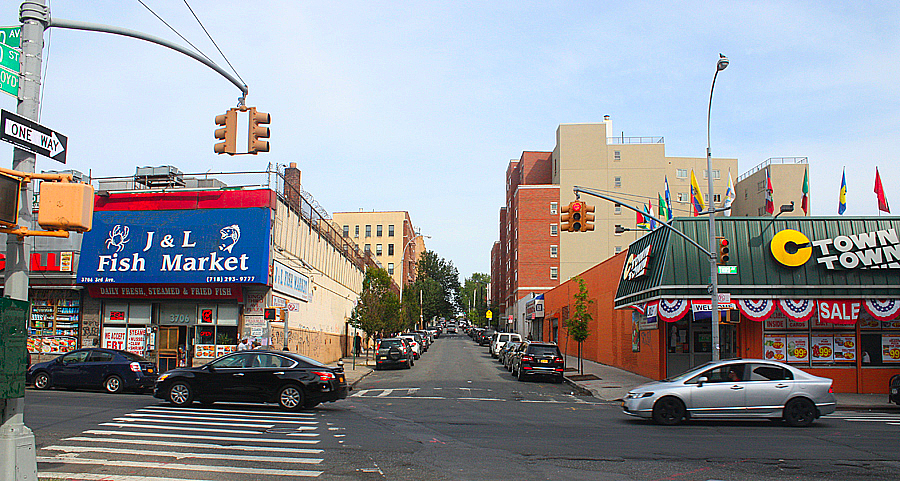 Photo of J & L Fish Market Inc in Bronx City, New York, United States - 1 Picture of Restaurant, Food, Point of interest, Establishment