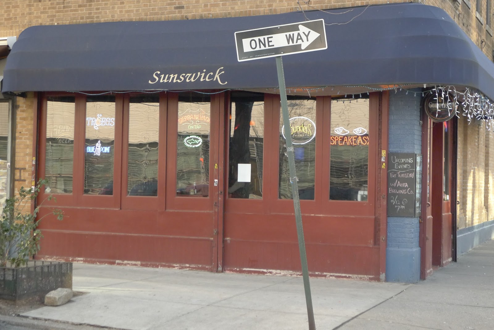 Photo of Sunswick 35/35 in Astoria City, New York, United States - 1 Picture of Restaurant, Food, Point of interest, Establishment, Bar, Night club