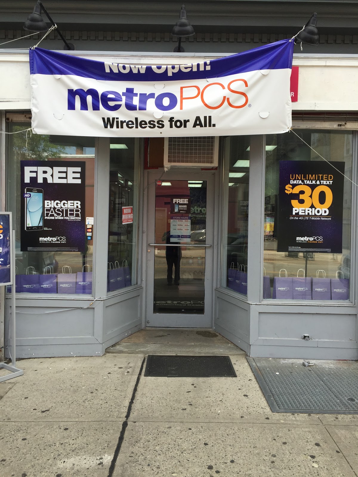 Photo of MetroPCS Authorized Dealer in Jersey City, New Jersey, United States - 1 Picture of Point of interest, Establishment, Store
