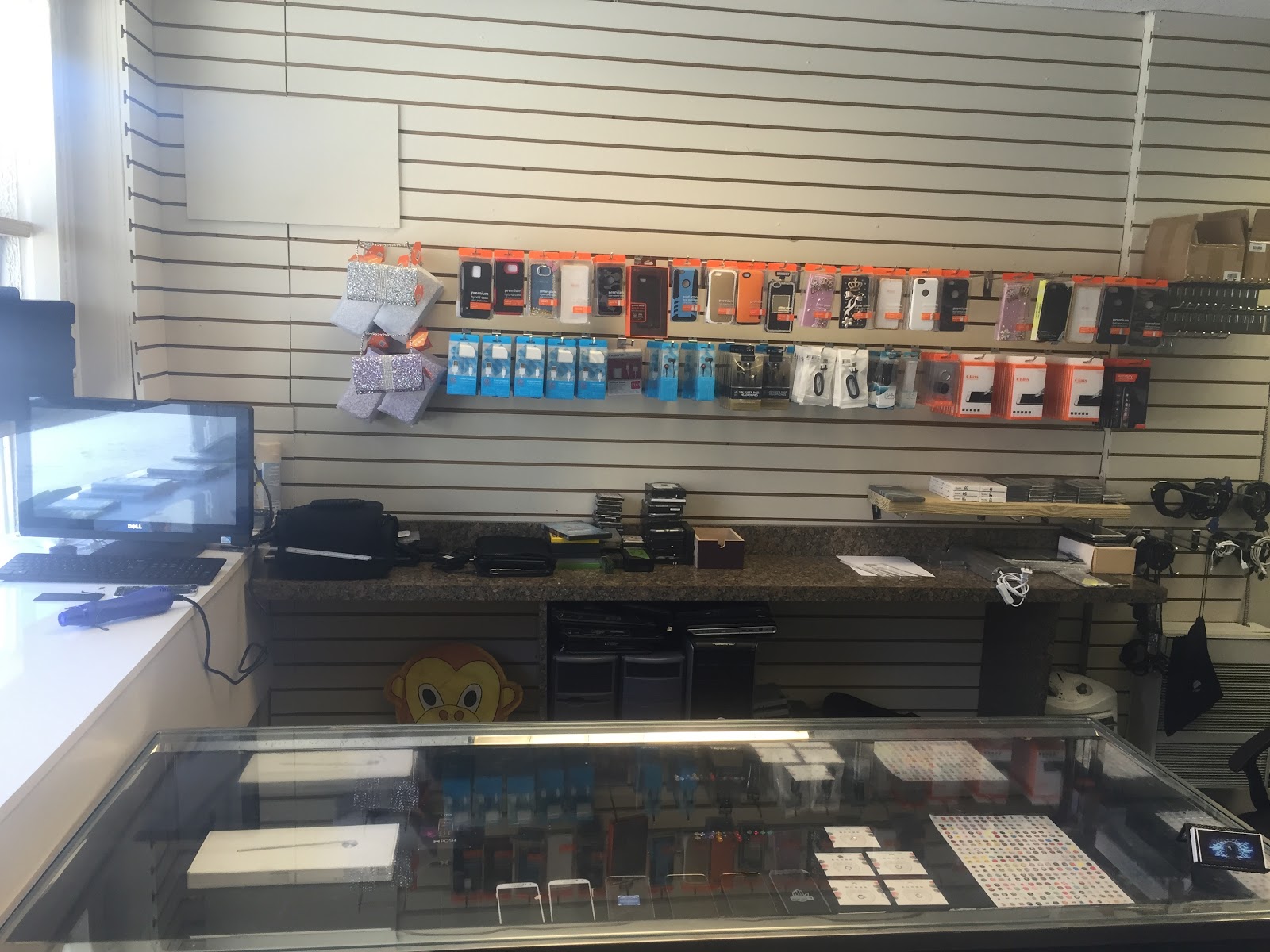 Photo of Tech Wiz in Essex County City, New Jersey, United States - 1 Picture of Point of interest, Establishment, Store, Electronics store