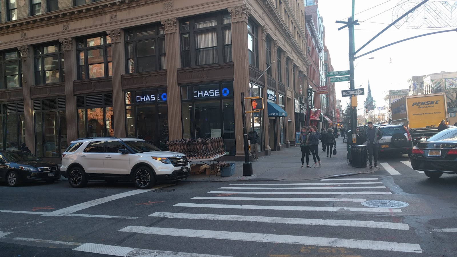 Photo of Chase Bank in New York City, New York, United States - 1 Picture of Point of interest, Establishment, Finance, Atm, Bank