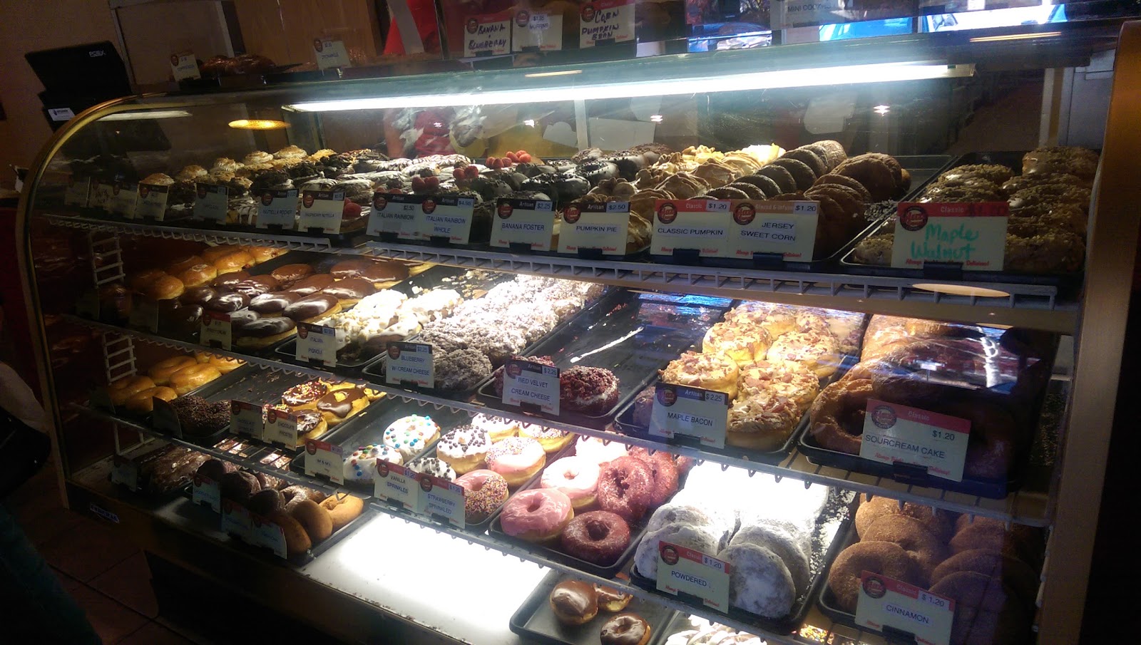 Photo of Glaze Donuts in New Milford City, New Jersey, United States - 1 Picture of Food, Point of interest, Establishment, Store, Cafe, Bakery