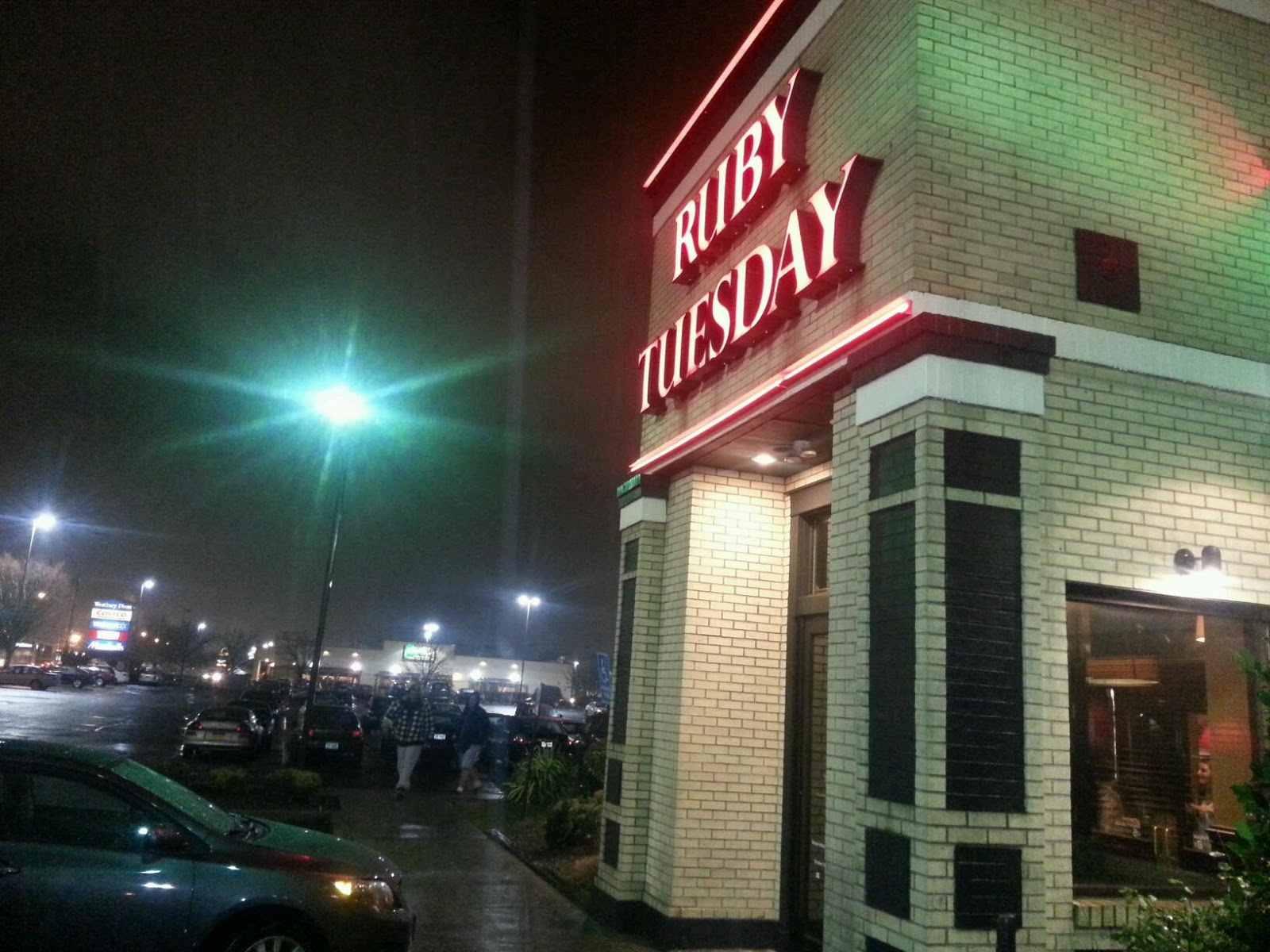 Photo of Ruby Tuesday in Westbury City, New York, United States - 2 Picture of Restaurant, Food, Point of interest, Establishment, Bar