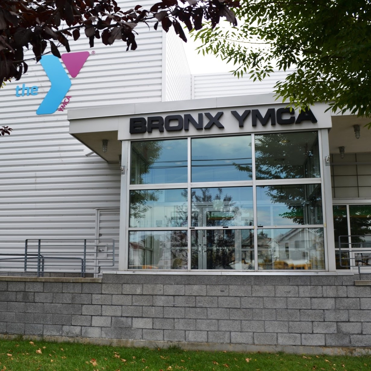 Photo of Bronx YMCA in Bronx City, New York, United States - 1 Picture of Point of interest, Establishment, Health, Gym