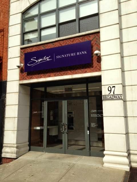 Photo of Signature Bank in Kings County City, New York, United States - 1 Picture of Point of interest, Establishment, Finance, Atm, Bank