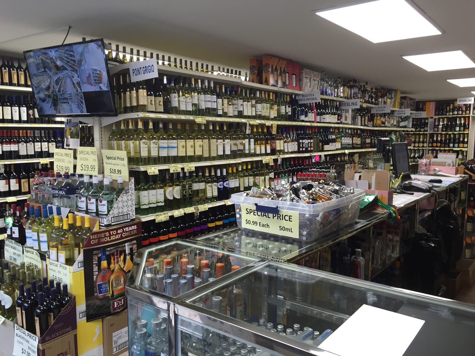 Photo of Star Liquor & Wine in Queens City, New York, United States - 4 Picture of Food, Point of interest, Establishment, Store, Liquor store