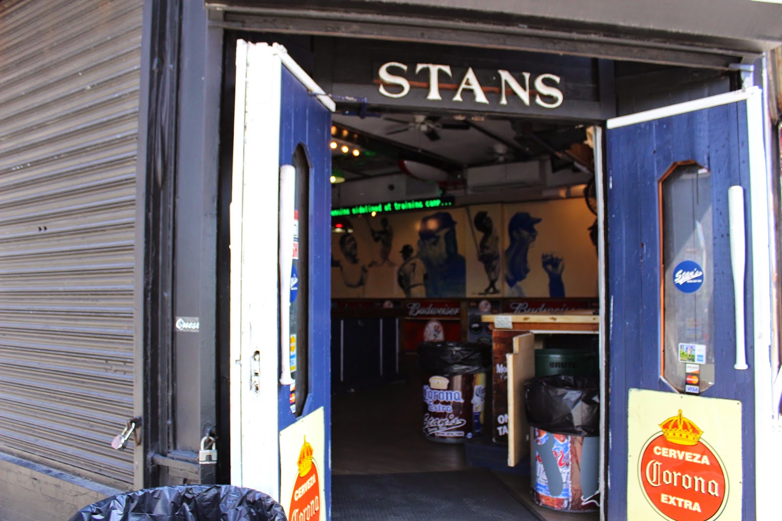 Photo of Stan's Sports Bar in Bronx City, New York, United States - 5 Picture of Point of interest, Establishment, Bar, Night club