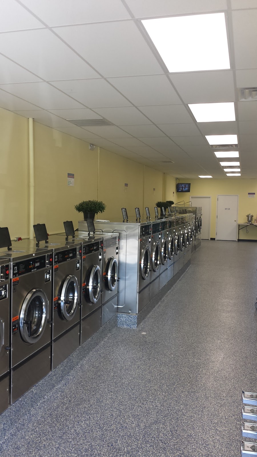 Photo of Roselle NJ Laundromat | laundry Near Me in Roselle City, New Jersey, United States - 6 Picture of Point of interest, Establishment, Laundry