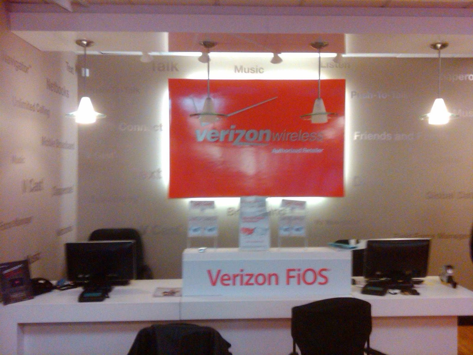 Photo of Wireless World Communications Verizon Wireless Premium Retailer in New Milford City, New Jersey, United States - 5 Picture of Point of interest, Establishment, Store