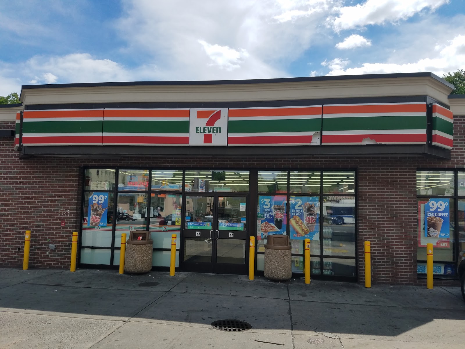 Photo of 7-Eleven in Bronx City, New York, United States - 1 Picture of Restaurant, Food, Point of interest, Establishment, Store, Cafe, Convenience store