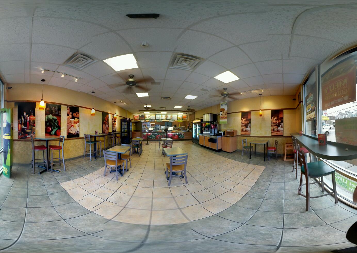 Photo of Subway in Staten Island City, New York, United States - 1 Picture of Restaurant, Food, Point of interest, Establishment, Meal takeaway