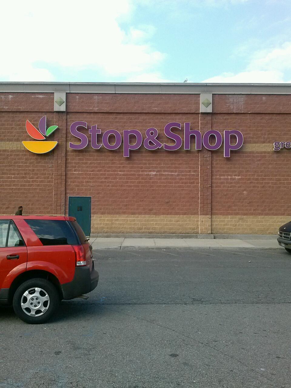 Photo of Super Stop & Shop in Bronx City, New York, United States - 1 Picture of Food, Point of interest, Establishment, Store, Grocery or supermarket