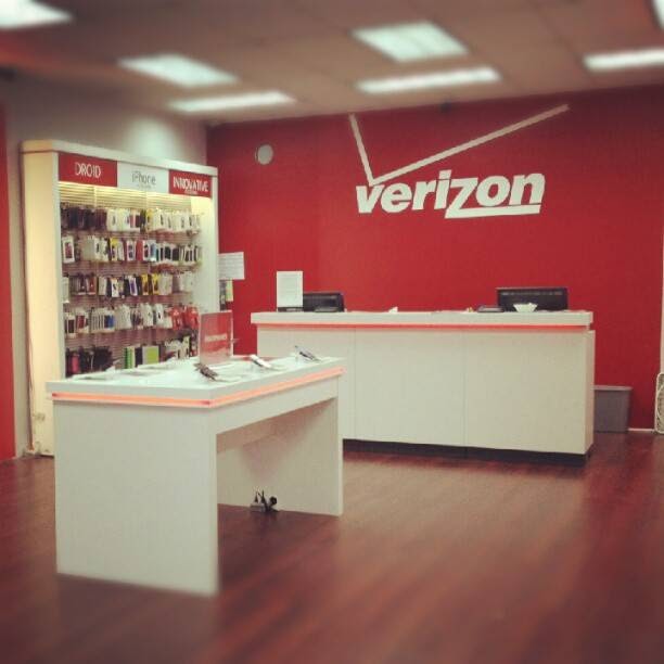 Photo of A3 COMM | Verizon Wireless Authorized Retailer in South Richmond Hill City, New York, United States - 10 Picture of Point of interest, Establishment, Store, Electronics store