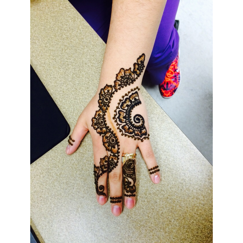 Photo of Fatima Eyebrow Threading & Henna Art in Union City, New Jersey, United States - 9 Picture of Point of interest, Establishment, Store, Beauty salon, Hair care