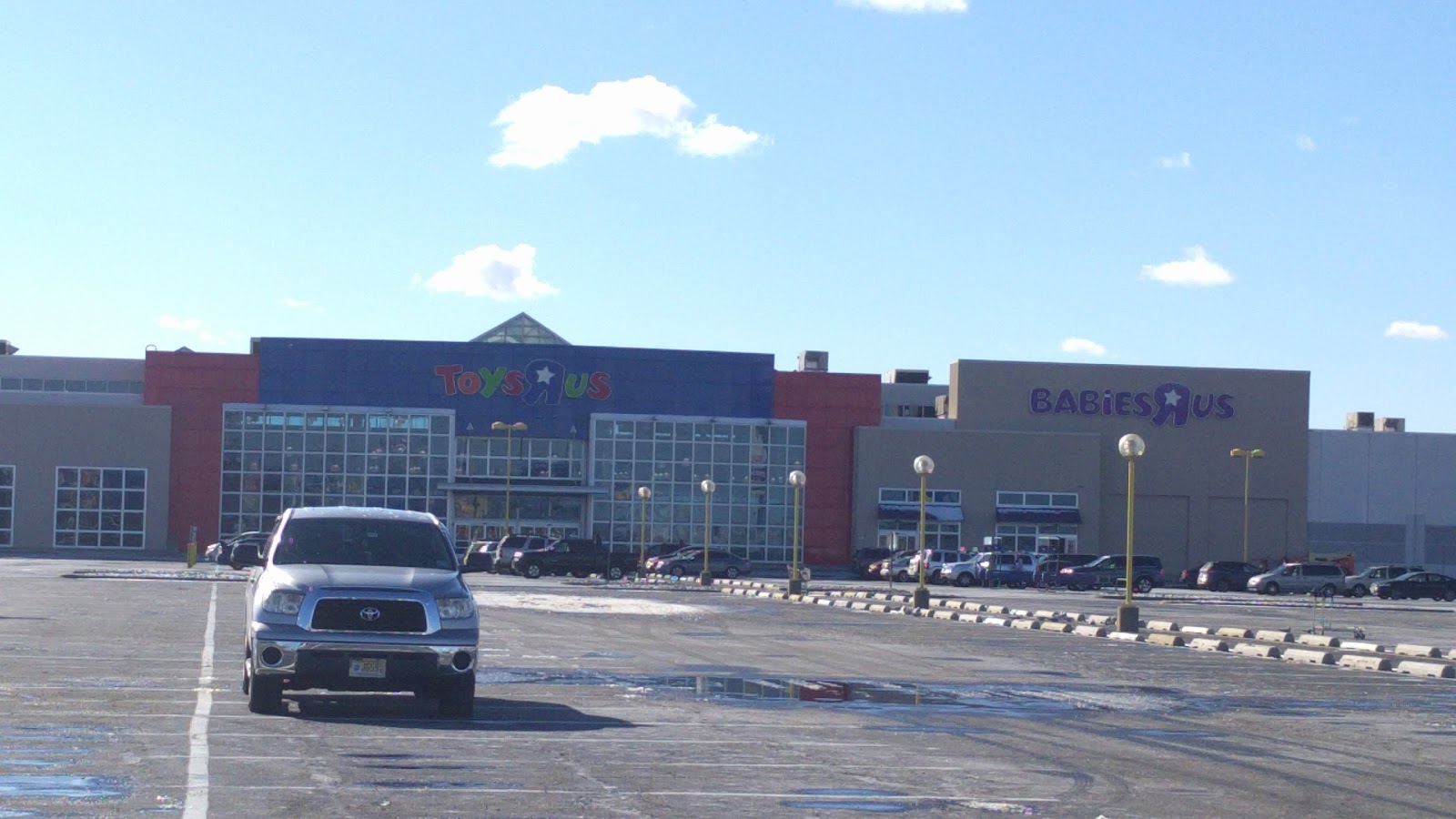 Photo of Toys"R"Us in Elizabeth City, New Jersey, United States - 1 Picture of Point of interest, Establishment, Store