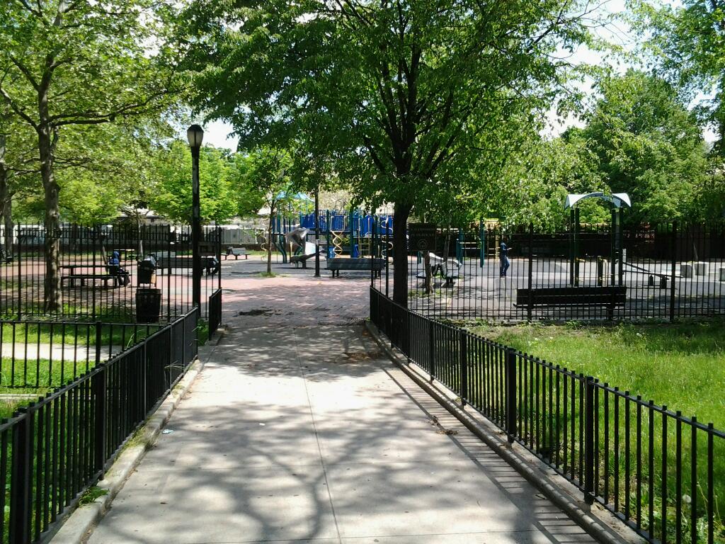 Photo of Ravenswood Playground in Astoria City, New York, United States - 2 Picture of Point of interest, Establishment