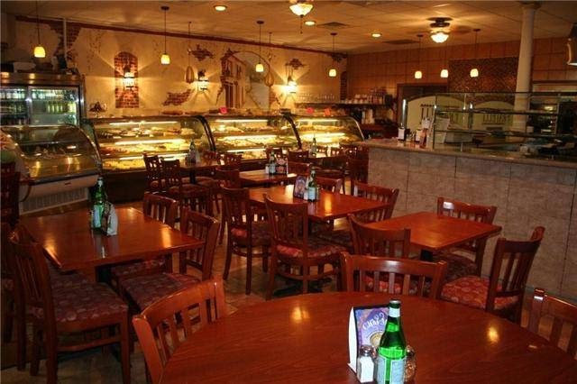 Photo of Fratelli in Staten Island City, New York, United States - 1 Picture of Restaurant, Food, Point of interest, Establishment, Store, Bakery