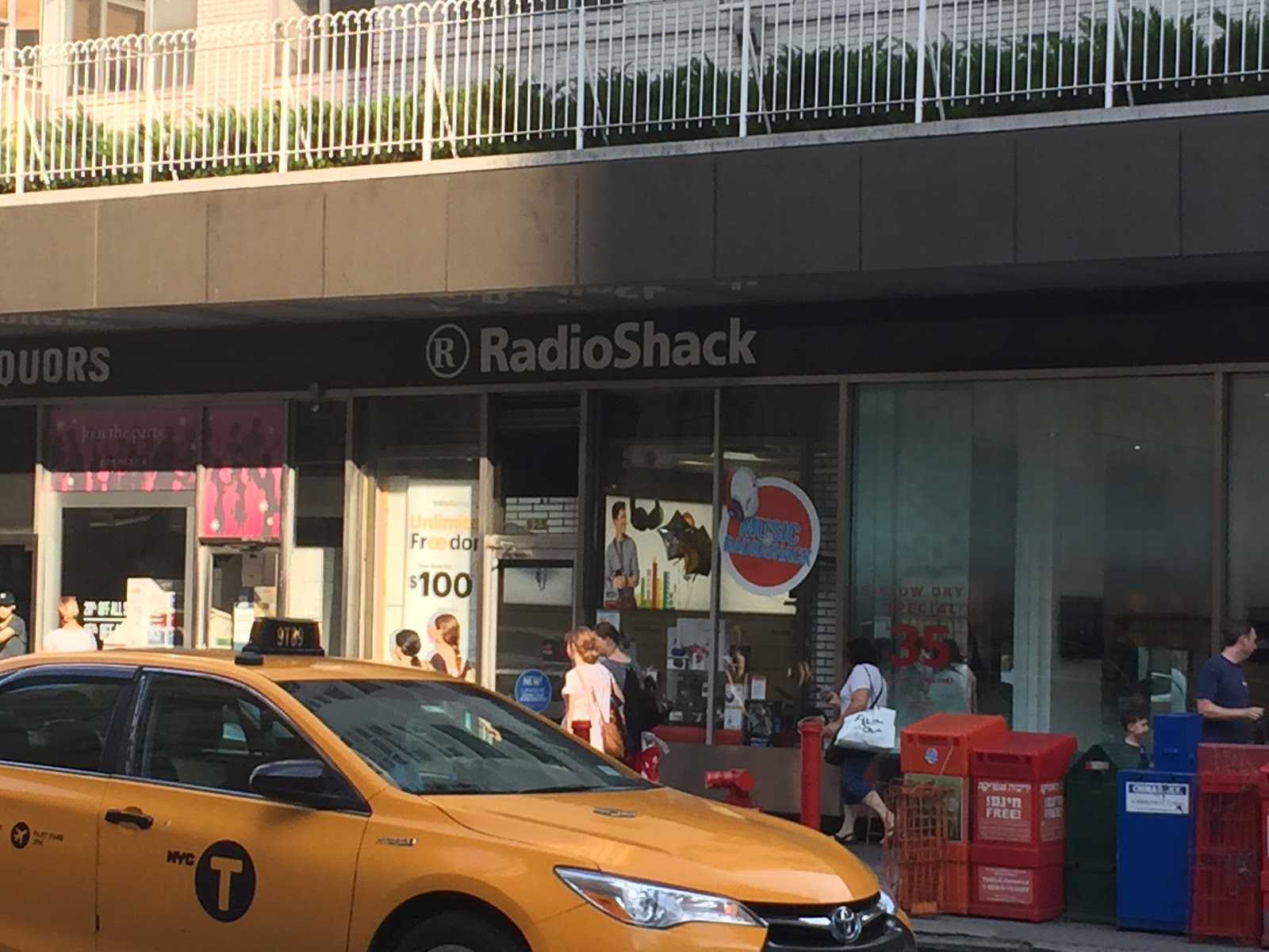 Photo of RadioShack in New York City, New York, United States - 4 Picture of Point of interest, Establishment, Store, Electronics store