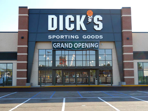 Photo of Dick's Sporting Goods in Staten Island City, New York, United States - 1 Picture of Point of interest, Establishment, Store, Clothing store, Shoe store