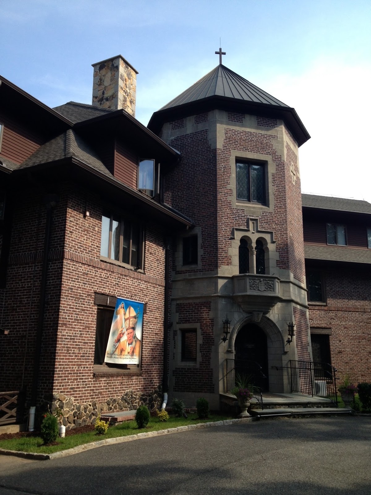 Photo of Salvatorian Fathers ( Ksieza Salwatorianie - Verona, NJ ) in Verona City, New Jersey, United States - 1 Picture of Point of interest, Establishment, Place of worship