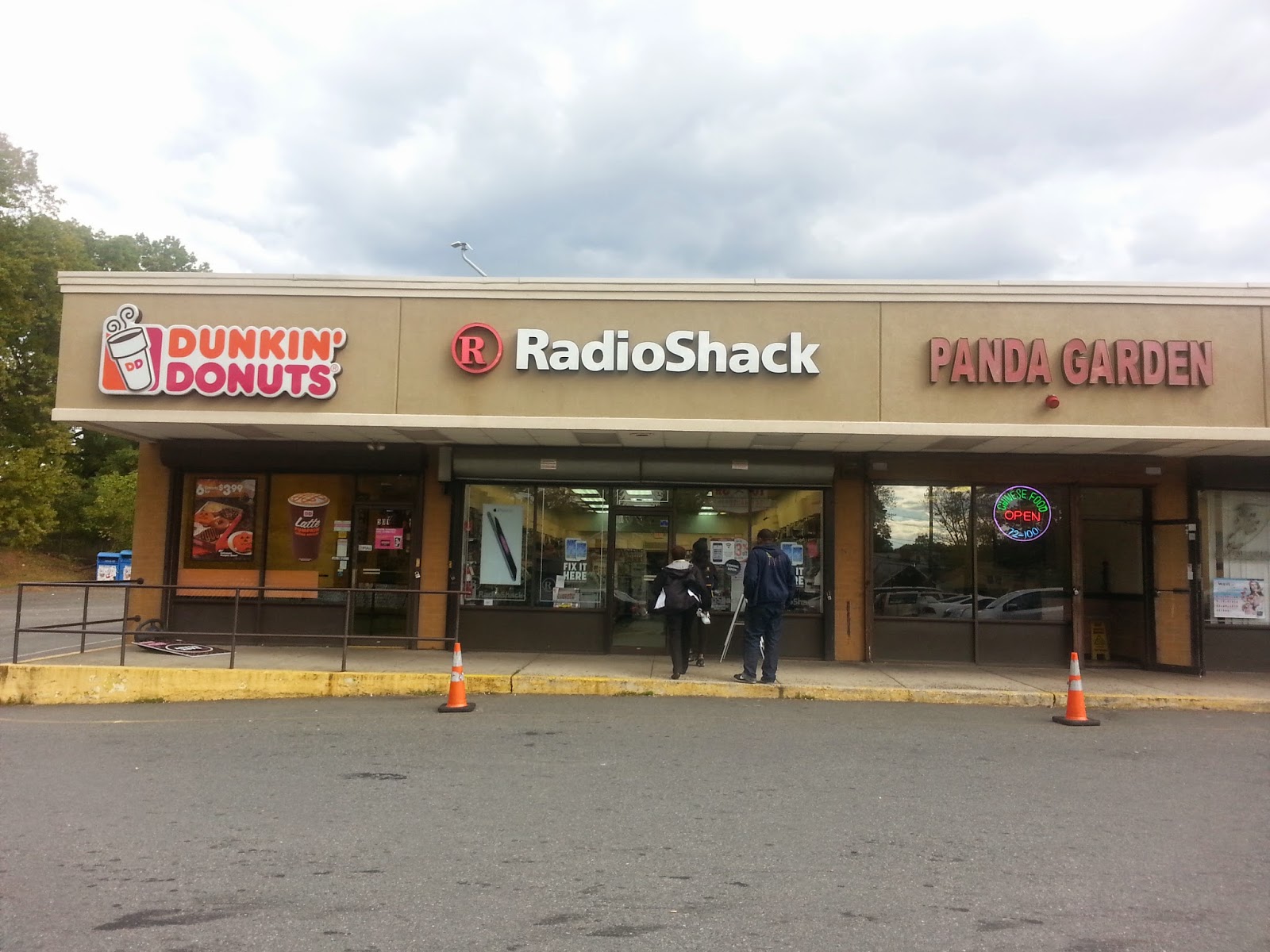 Photo of RadioShack in Newark City, New Jersey, United States - 1 Picture of Point of interest, Establishment, Store, Electronics store